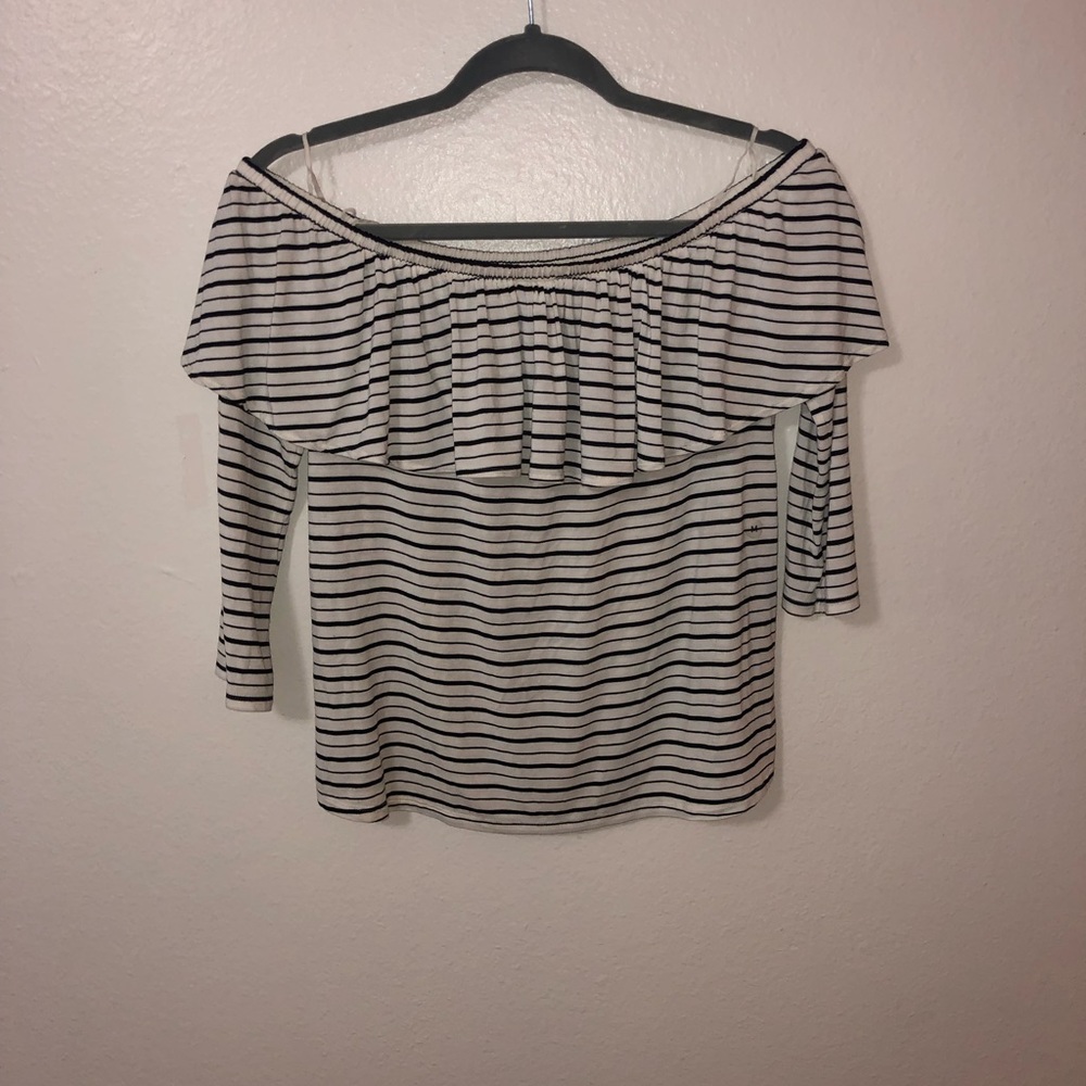 Black and white quarter sleeve strapless top !